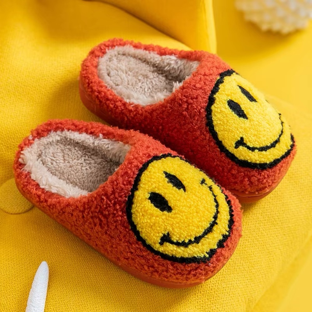 JENNI smiley slipper